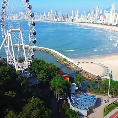 1 Quadra Da Praia E Da Roda Gigante Balneario Camboriu Room photo